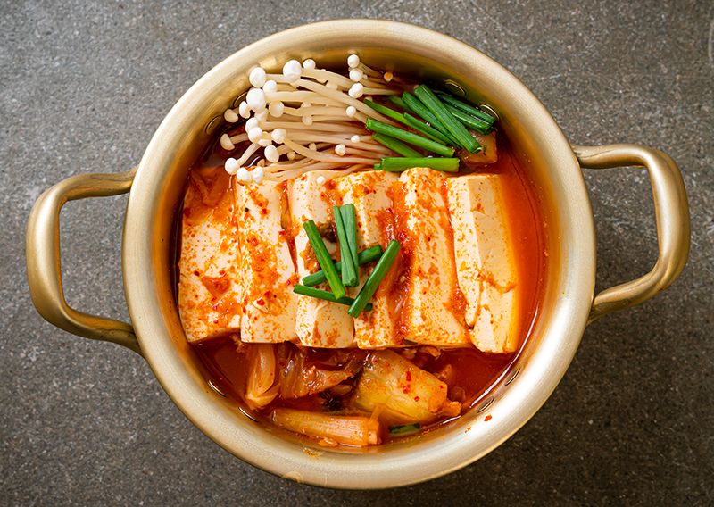 Pot chaud au kimchi et au tofuPot chaud au kimchi et au tofu